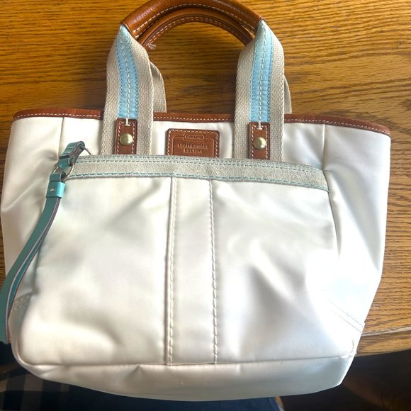 Coach Hampton Tote - Picture 2 of 9